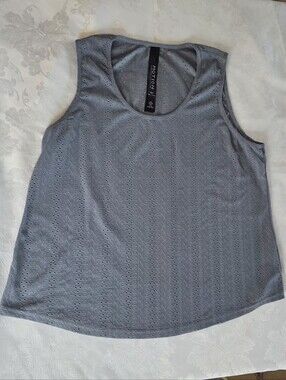 Motion Tank Top Sage Green Eyelet